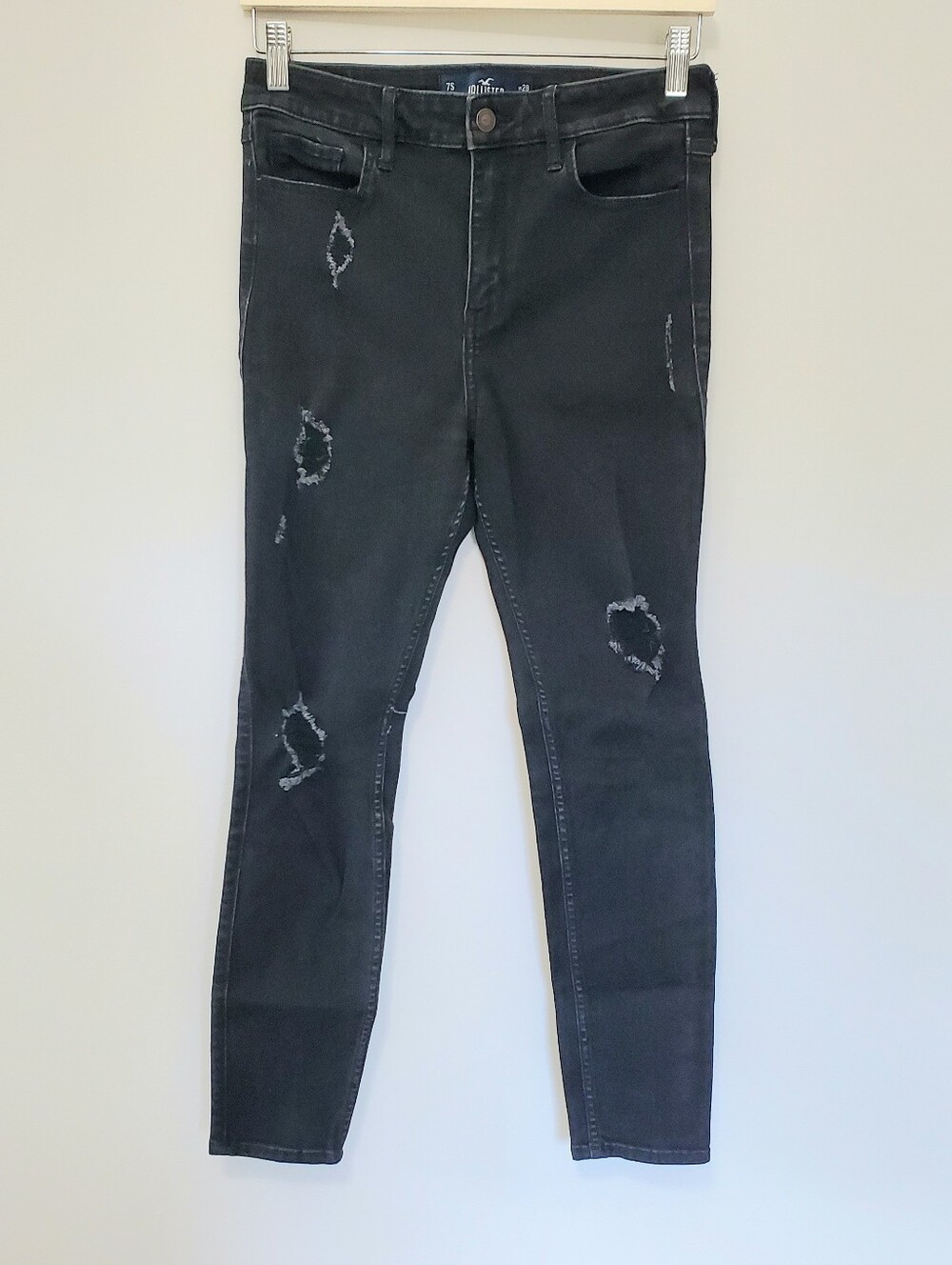 Hollister Women's High-Rise Super Skinny Jeans 28x26 Black 7S Distressed EUC **